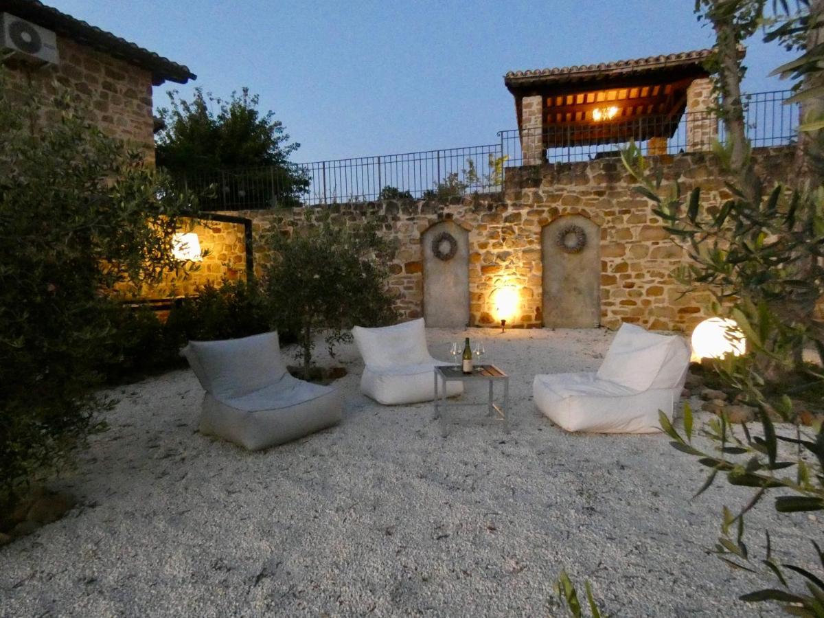 Borgo Crispiero Bed and Breakfast Exteriör bild